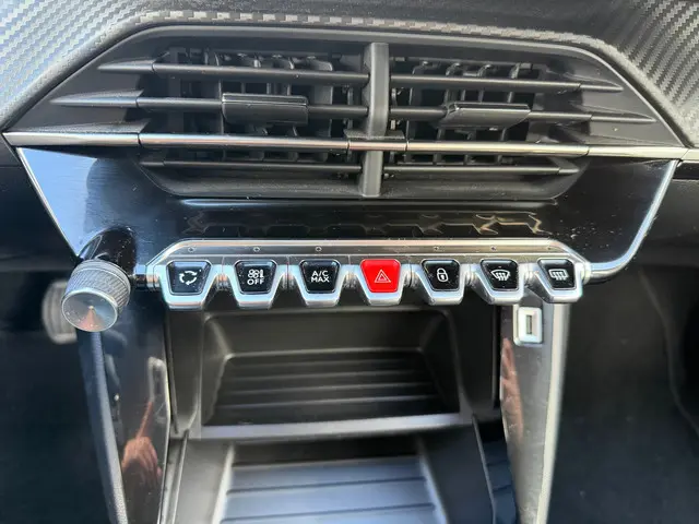 Peugeot 208 1.2 PureTech Active 2022 Benzine 19