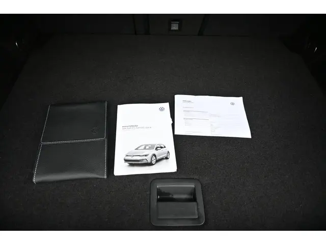 Volkswagen Golf 1.0 TSI Life Business 2022 Benzine 41