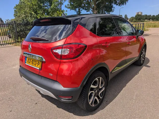 Renault Captur 0.9 TCe Helly Hansen 2015 Benzine 6