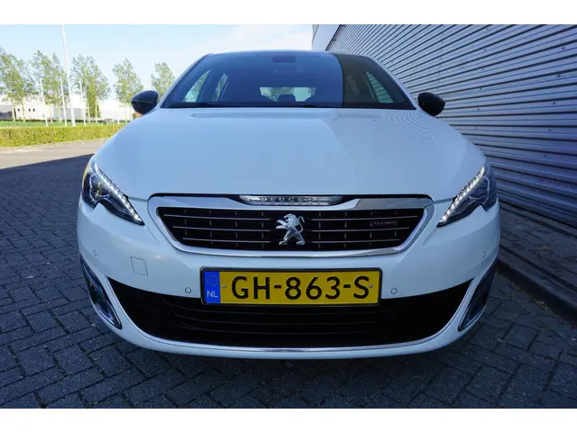 Peugeot 308 1.2 PureTech GT-line AUTOMAAT 2015 Benzine 6