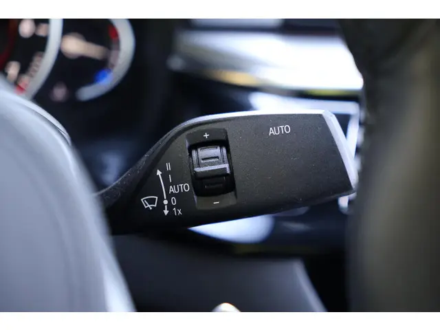 BMW 5 Serie M550i xDrive Executive 2018 Benzine 33