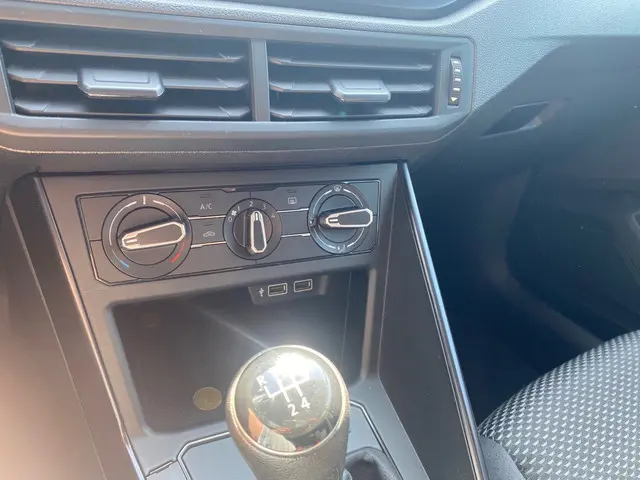 Volkswagen Polo 1.0 MPI Trendline 2018 Benzine 19