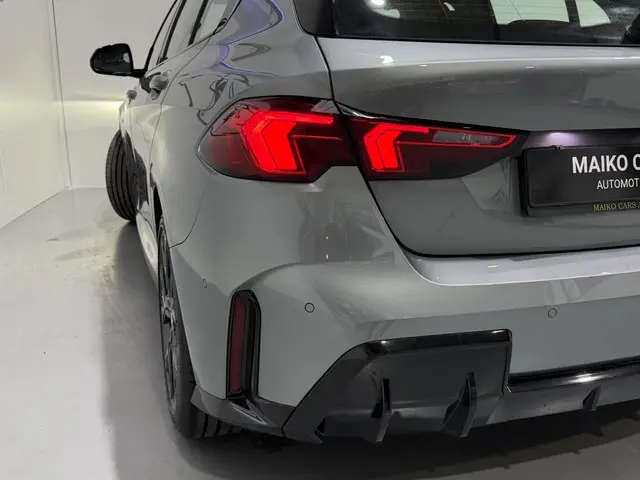 BMW 1 Serie 120 M Sport Design Edition 2024 Benzine 36