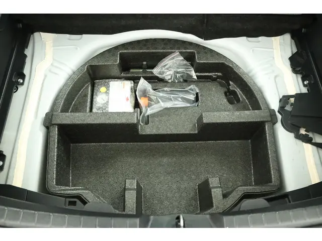 Toyota Yaris 1.5 Hybrid Aspiration 2015 Hybride Benzine 33