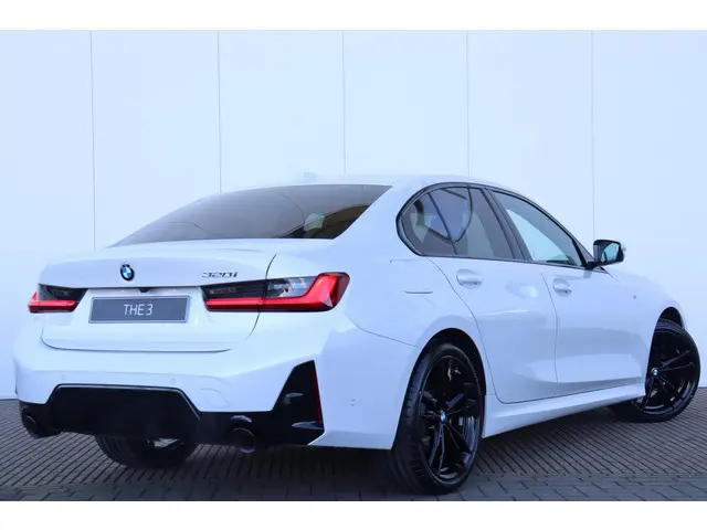 BMW 3 Serie Sedan 320i 2025 Benzine 5