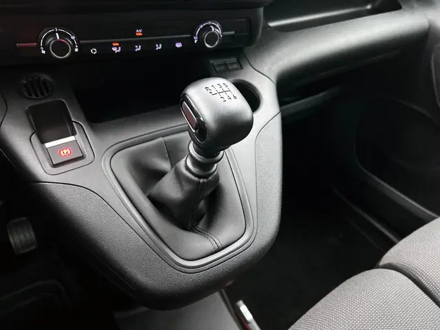 Peugeot Partner 1.5 BlueHDi 100 S&S L2 2023 Diesel 23