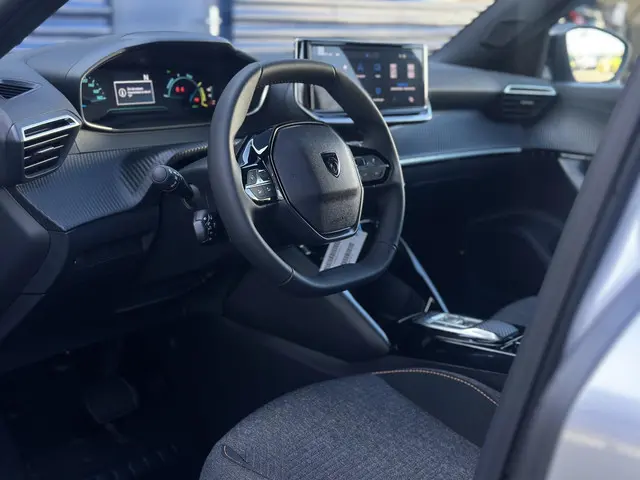 Peugeot e-2008 EV Business 54 kWh 2026 Elektrisch 25