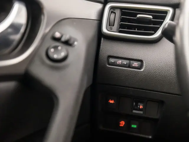Nissan QASHQAI 1.2 N-Connecta Sport 2018 Benzine 22