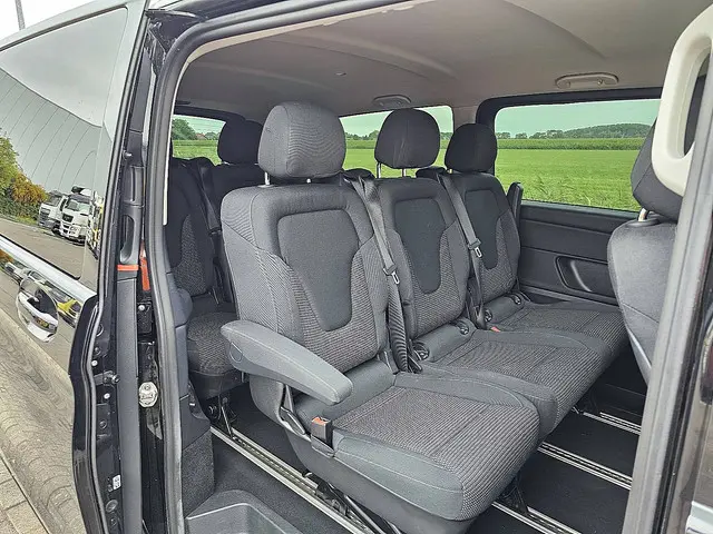 Mercedes-Benz EQV 300 2023 Elektrisch 16