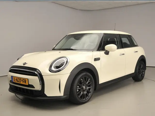 MINI 5-Deurs 1.5 One 2021 Benzine 34