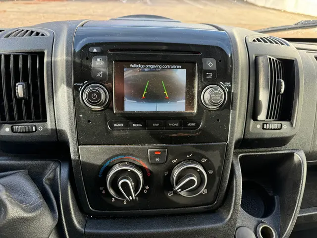 Peugeot Boxer 333 2.0 BlueHDI L2H2 Pro 2018 Diesel 10