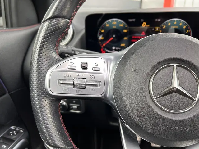 Mercedes-Benz GLA 250 e AMG Line 2020 Hybride Benzine 18