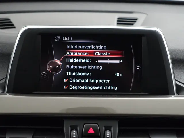 BMW X1 sDrive18i High Executive Aut- 2017 Benzine 11