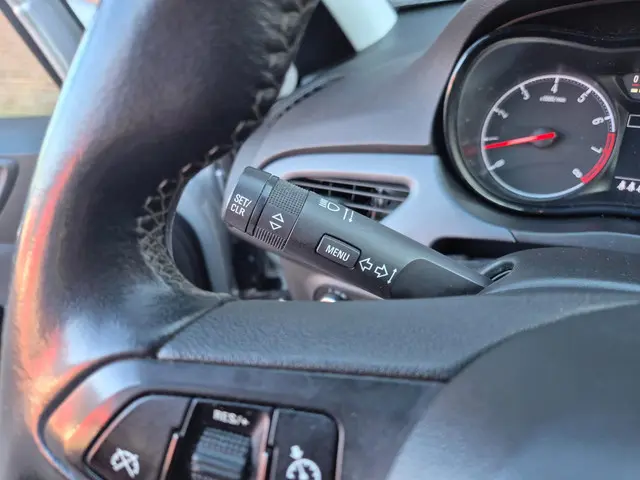 Opel Corsa 1.4 Edition Airco Cruise, NAP 2017 Benzine 13