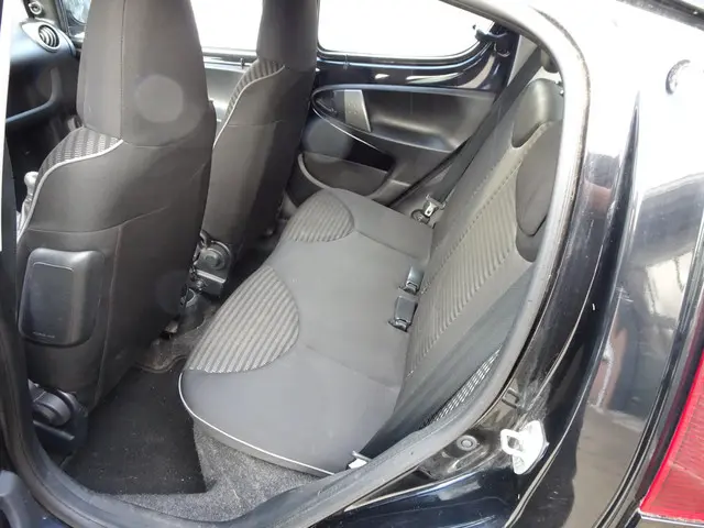 Peugeot 107 1.0 Active 2013 Benzine 10