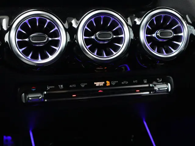 Mercedes-Benz GLA 250 e AMG Line 2022 Hybride Benzine 27