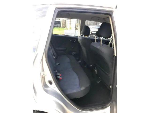 Honda Jazz 1.2 AIRCO ELL PAK ..150004.KM 2013 Benzine 12