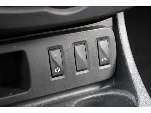 Dacia Duster 1.2 TCe 4x2 Blackshadow 2017 Benzine 32