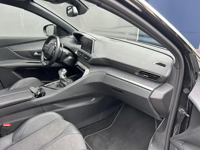 Peugeot 3008 1.2 Turbo 130 PK GT Line 2019 Benzine 14