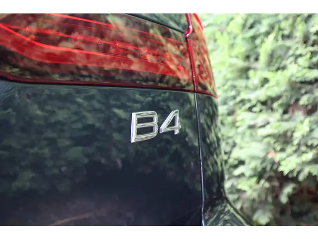 Volvo V60 2.0 B4 Inscription 2022 Benzine 12