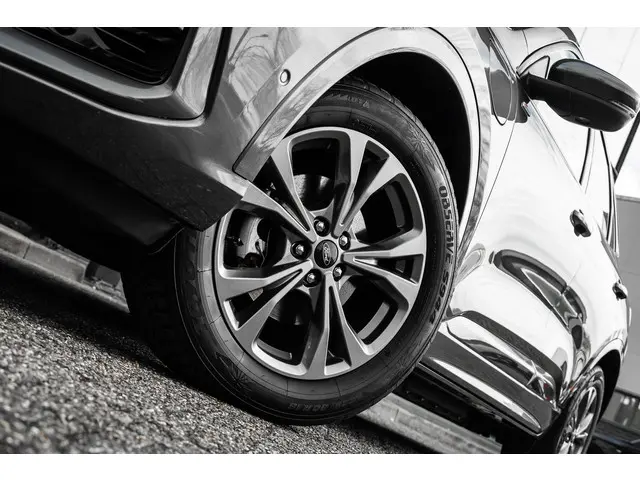 Ford Kuga 2.5 PHEV ST-Line 2022 Hybride Benzine 15