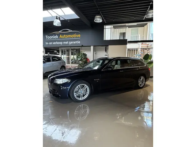 BMW 5 Serie Touring 528i High Executive 2016 Benzine 2