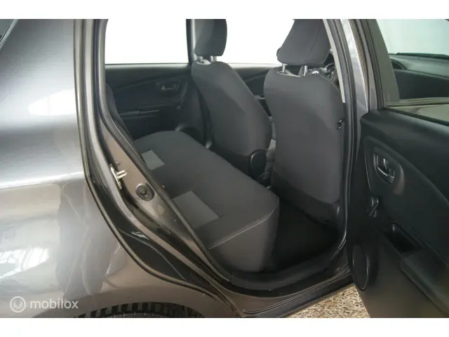 Toyota Yaris 1.5 VVT-i Design 2017 Benzine 8