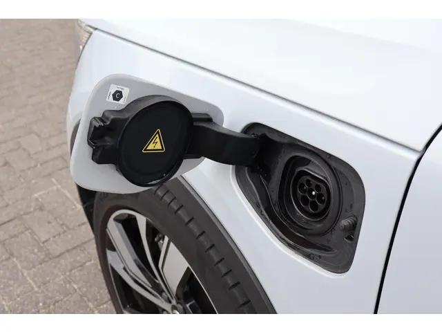 Volvo XC40 T5 Recharge R-Design 2021 Hybride Benzine 42