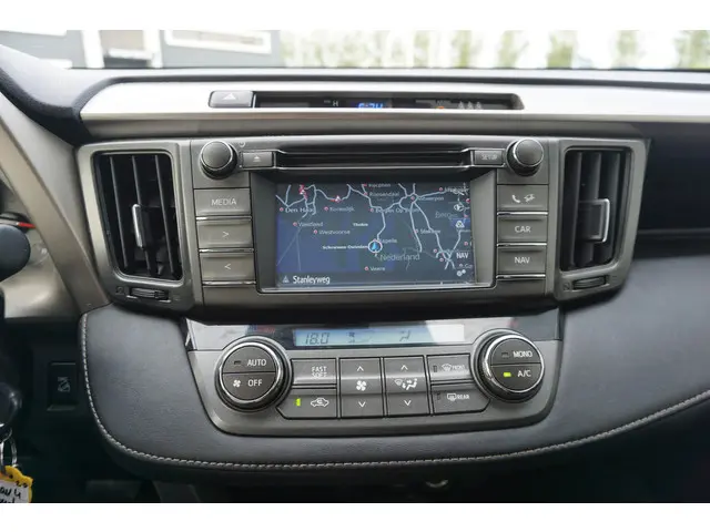 Toyota RAV4 2.0 Dynamic 4WD 2015 Benzine 12