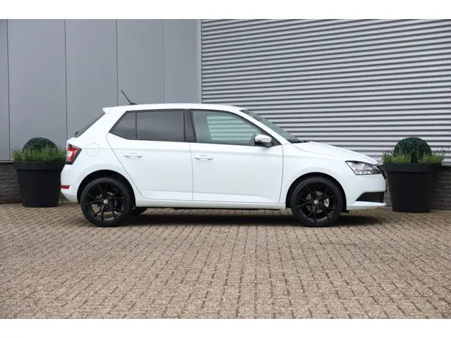 Škoda Fabia 1.0 TSI 95PK Active 5-drs 2019 Benzine 3