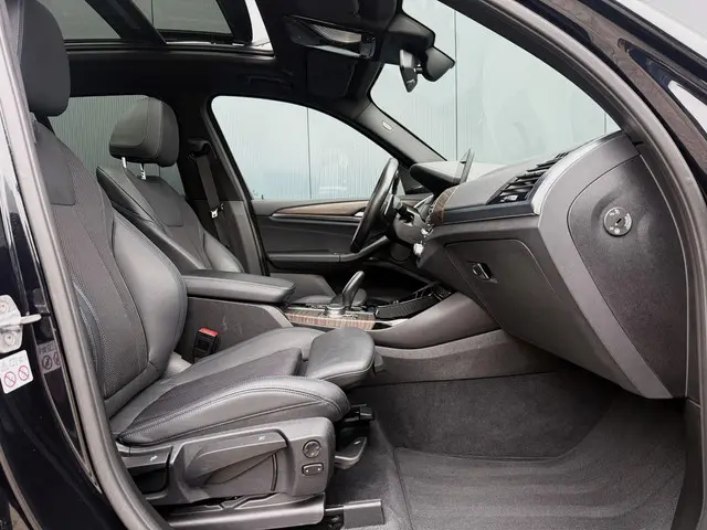 BMW X3 xDrive20i M-sport / pano / HUD / tr.hk / H&K 2020 Benzine 35