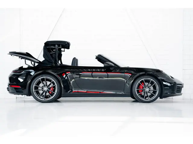 Porsche 911 Carrera Cabriolet 2020 Benzine 4