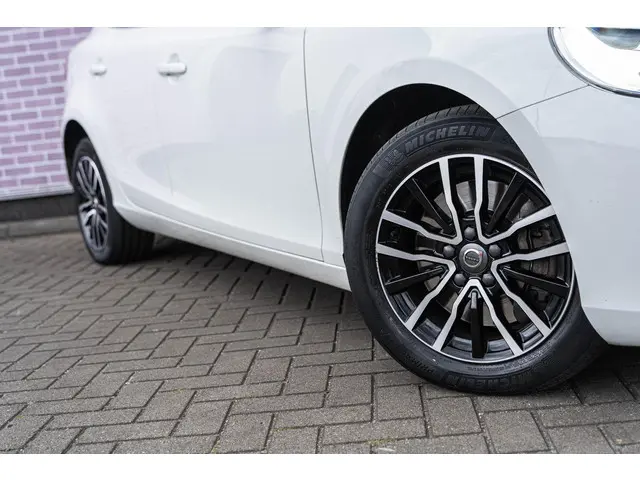 Volvo V40 1.5 T2 Polar+ 2019 Benzine 5
