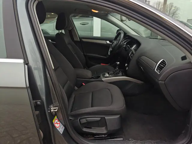 Audi A4 Limousine 1.8 TFSIe Edition 2013 Benzine 8