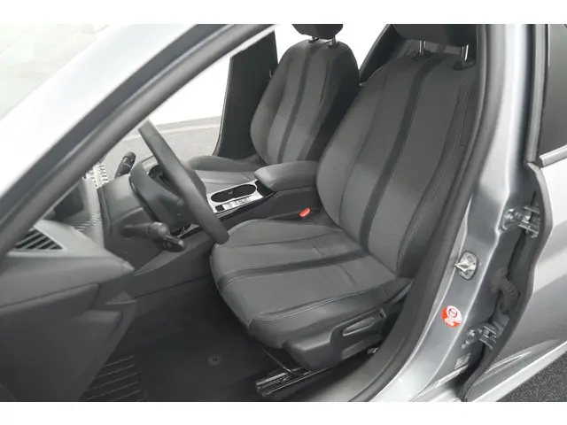 Peugeot 208 PureTech 100 Allure Pack 2023 Benzine 26