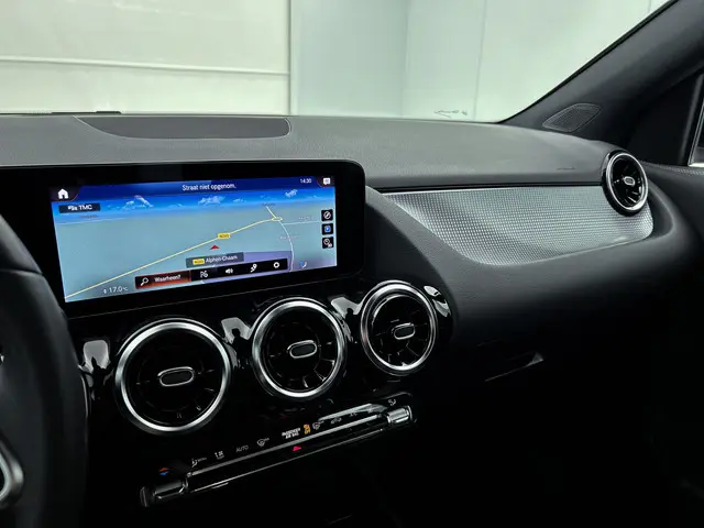 Mercedes-Benz GLA 250 e Luxury Line 2023 Hybride Benzine 6