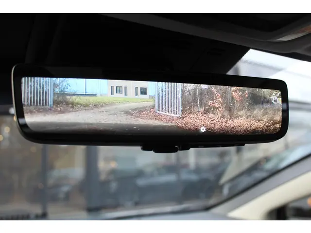 Toyota Prius 2.0 Plug-in Executive 2024 Hybride Benzine 30