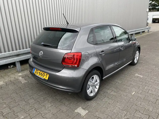 Volkswagen Polo 2