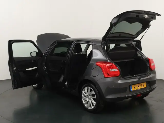 Suzuki Swift 1.2 Select Smart Hybrid 2022 Benzine 19