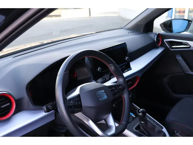 SEAT Arona 1.0 TSI FR Business Connect 2024 Benzine 6