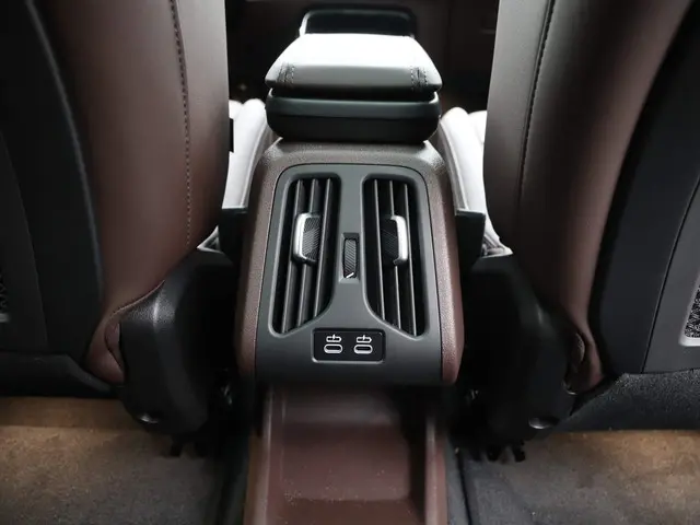 BMW iX2 eDrive20 65kWh 2024 Elektrisch 18