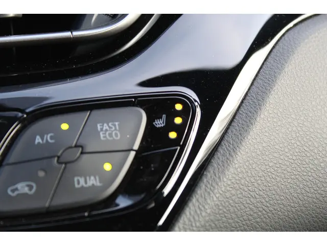 Toyota C-HR 1.8 Hybrid Style 2022 Hybride Benzine 10