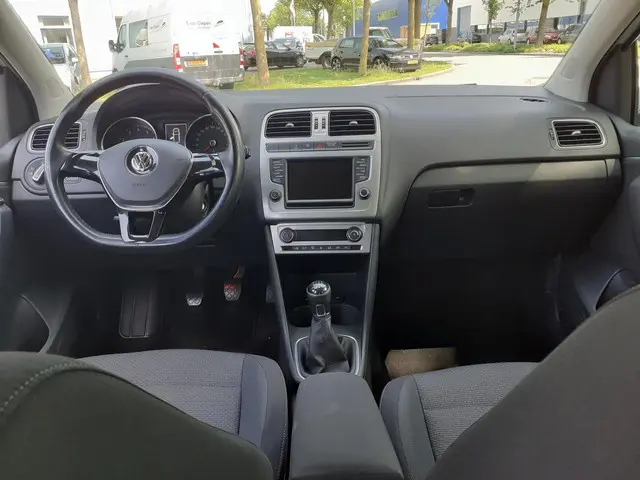 Volkswagen Polo 1.2 TSI Highline *Cruise*Navi* 2016 Benzine 20