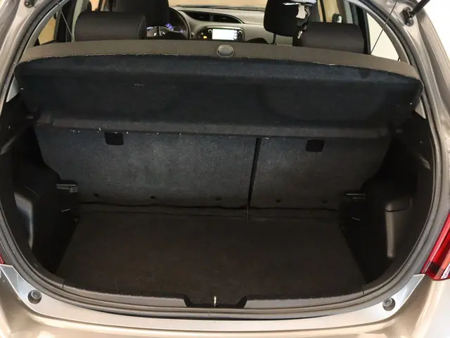 Toyota Yaris 1.5 Hybrid Trend 2016 Hybride Benzine 12