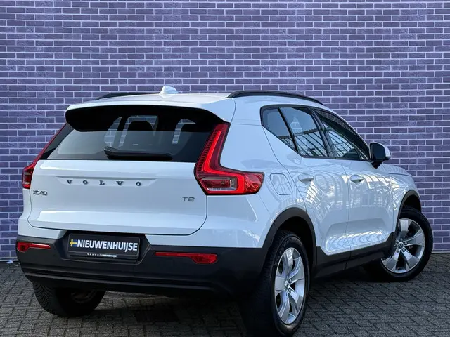Volvo XC40 1.5 T2 Momentum Core 2021 Benzine 3