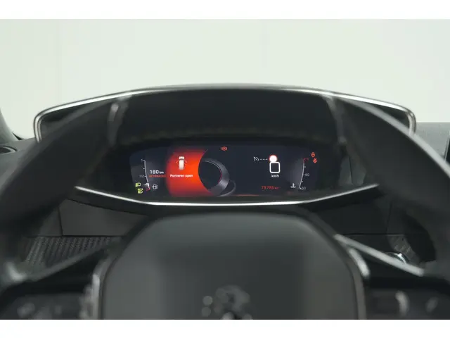 Peugeot 2008 PureTech 130 GT-Line 2020 Benzine 41