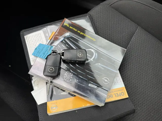 Opel Insignia 1.6 T Edition 2013 Benzine 22