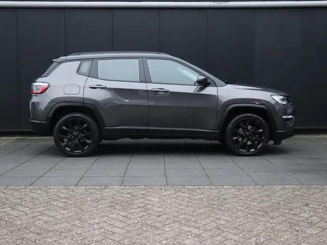 Jeep Compass 1.3T Night Eagle 2021 Benzine 4