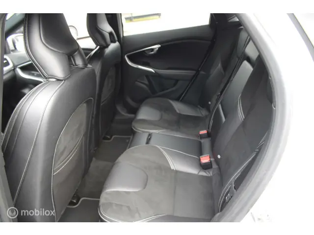 Volvo V40 2.0 T2 R-Design/Navi/Tel/Pdc/Trekhaak/ 2015 Benzine 19