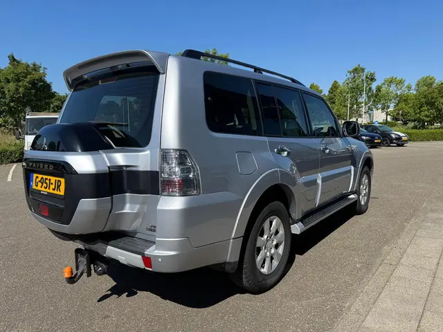 Mitsubishi Pajero 3.5 DI- Instyle 2016 Benzine 7